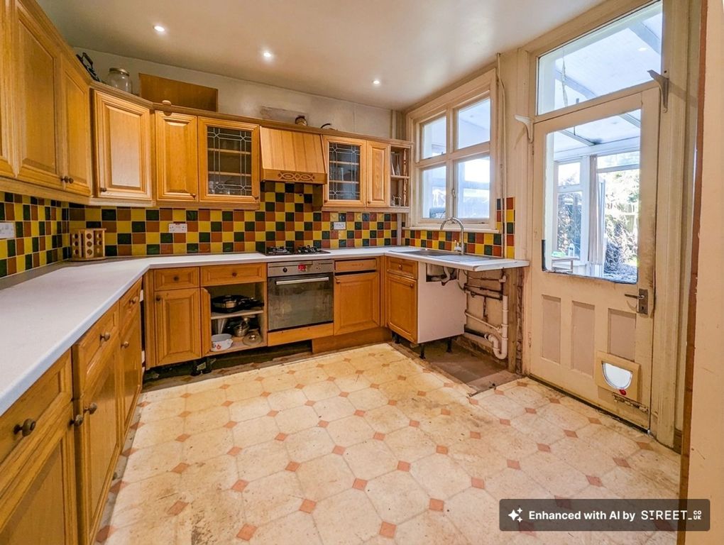 Property photo 3 of 22 Kitchen