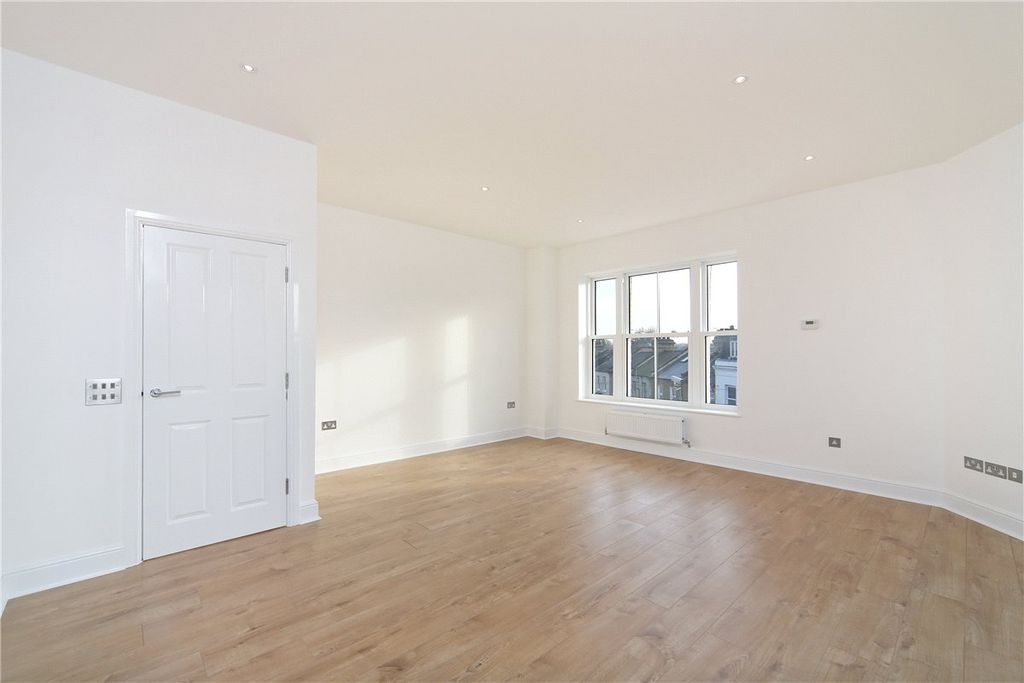 Property photo 1 of 7 Picture No. 05