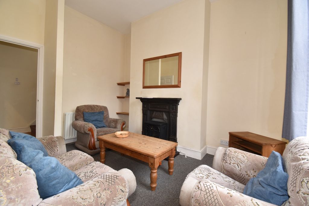 Property photo 3 of 11