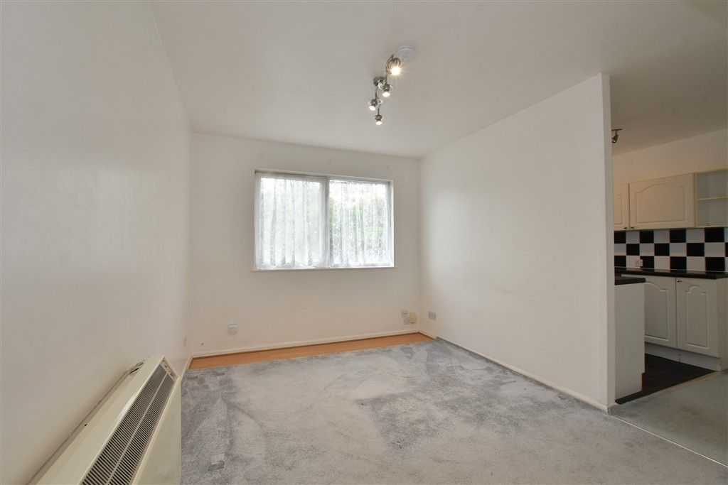 Property photo 3 of 12 Living Room