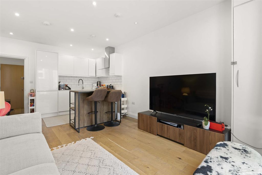 Property photo 1 of 14 17-20.Jpg