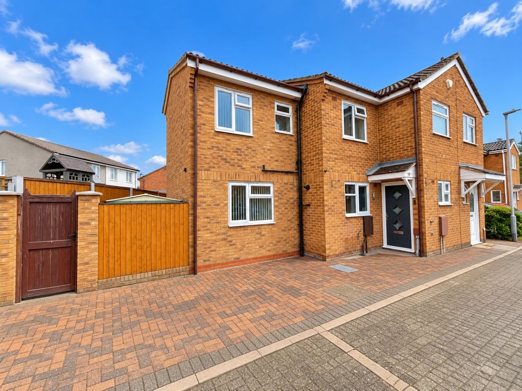 Property photo 1 of 15 5701741