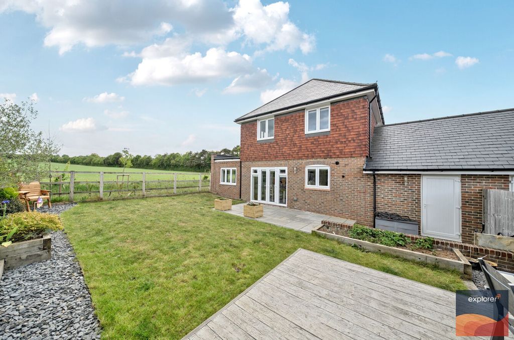 Property photo 1 of 32