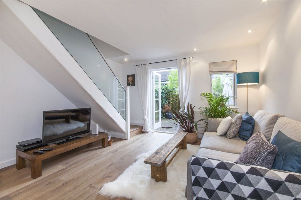 Property photo 1 of 11
