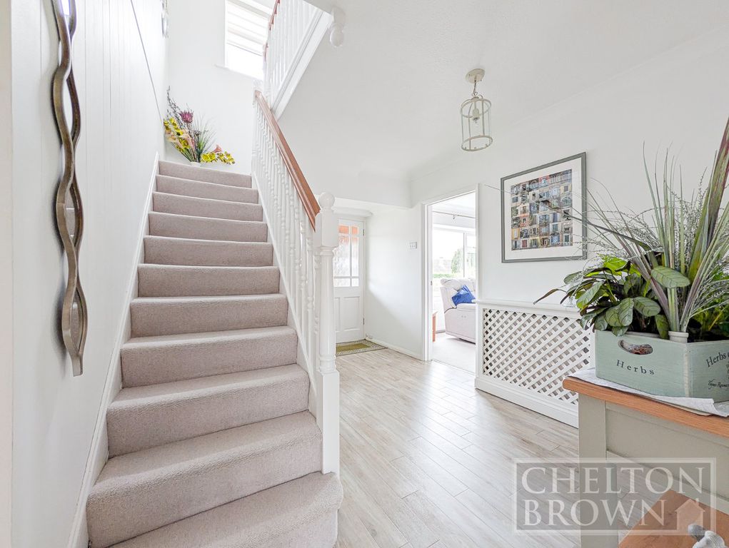 Property photo 3 of 61 Entrance Hall