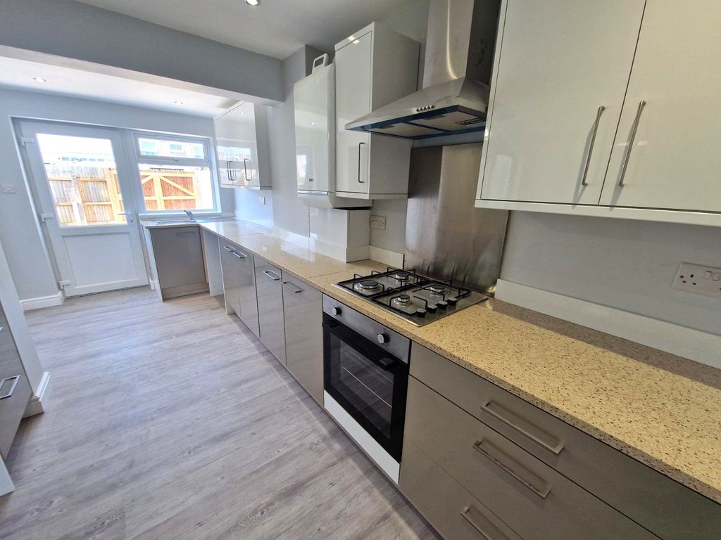 Property photo 2 of 14 Picture No. 08