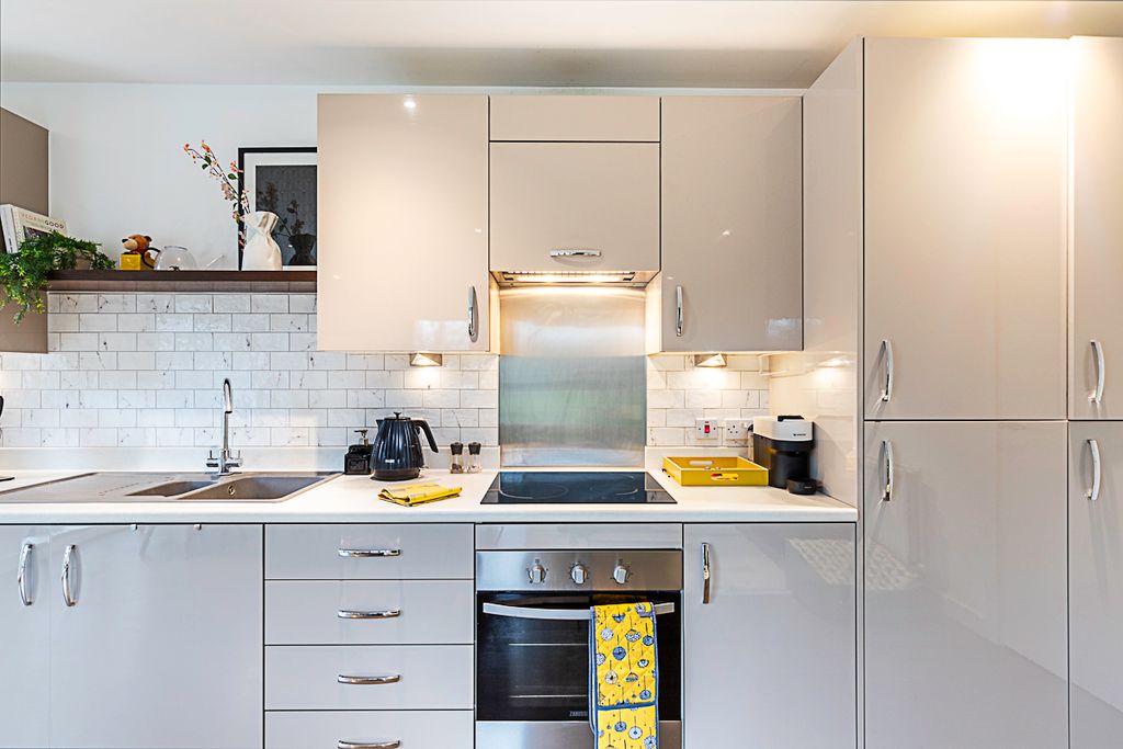 Property photo 2 of 25