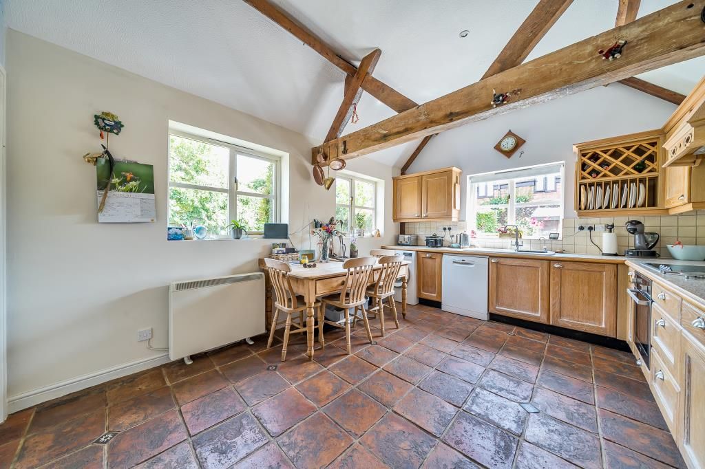 Property photo 3 of 21 Kitchen
