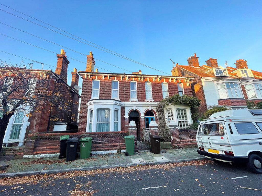 Property photo 1 of 16