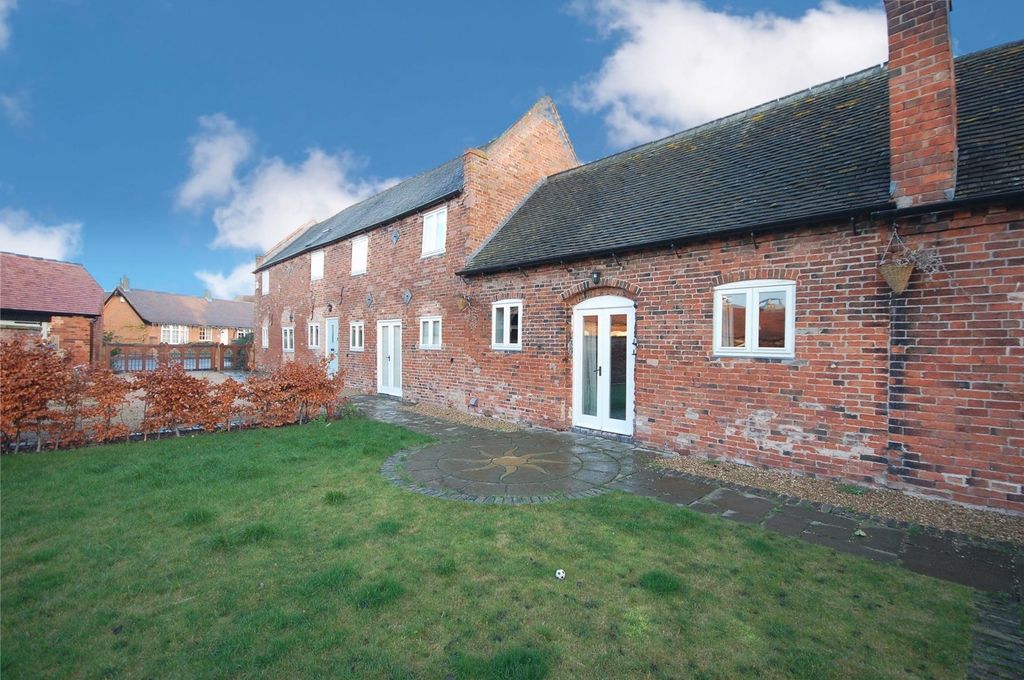 Property photo 2 of 19 Photograph