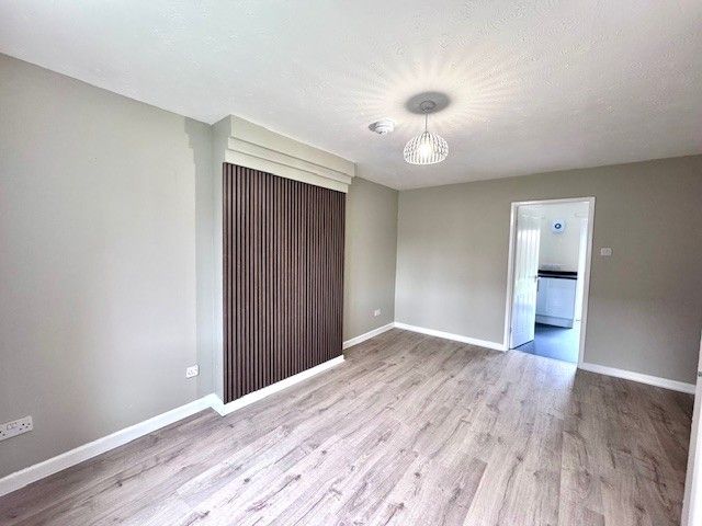 Property photo 1 of 13 Lounge