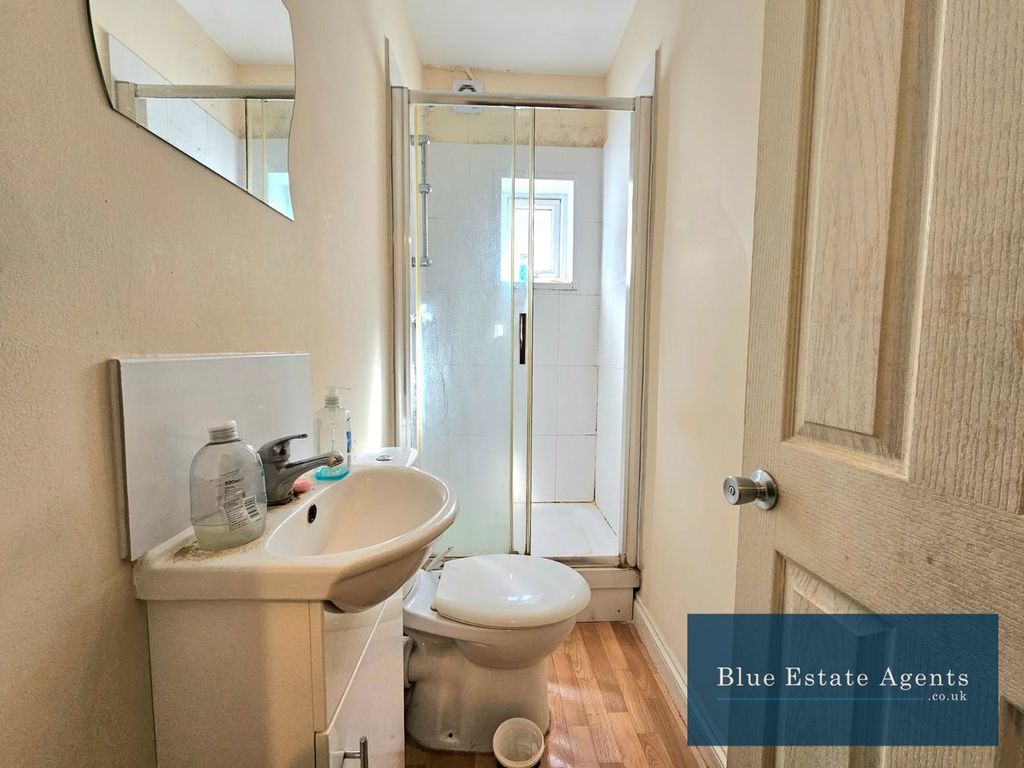 Property photo 2 of 3 Ensuite