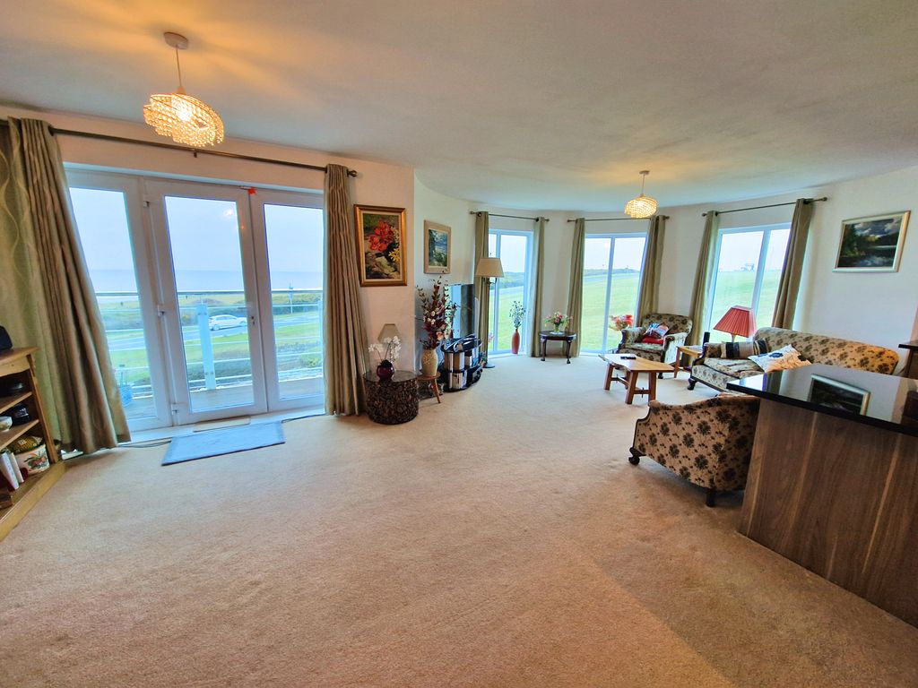 Property photo 3 of 38