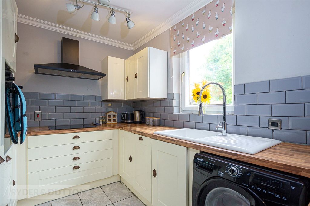 Property photo 3 of 22 Kitchen