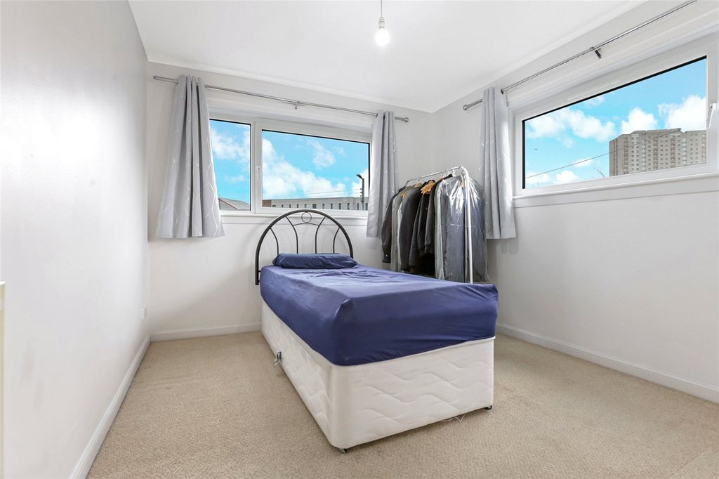 Property photo 3 of 22 Picture No. 18