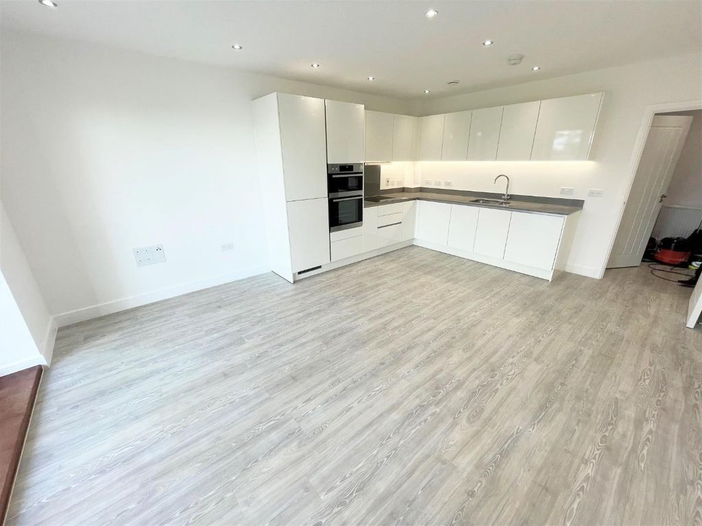 Property photo 3 of 8 Open-Plan 1.Jpg