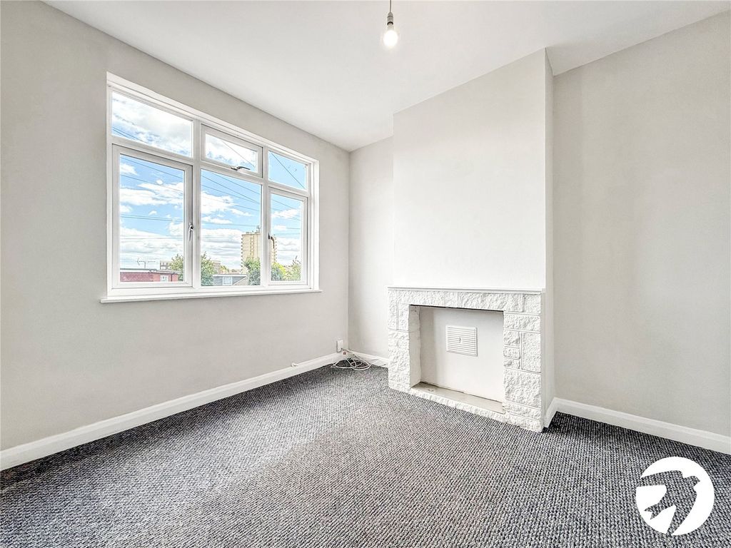 Property photo 2 of 10 Picture No. 14