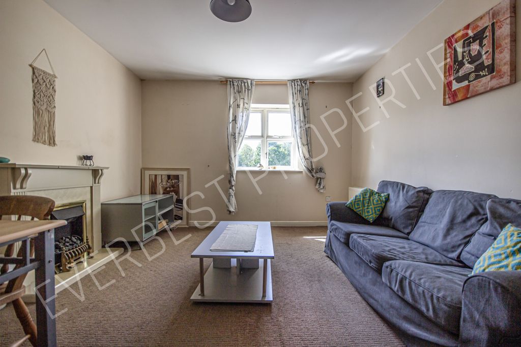 Property photo 3 of 12 3