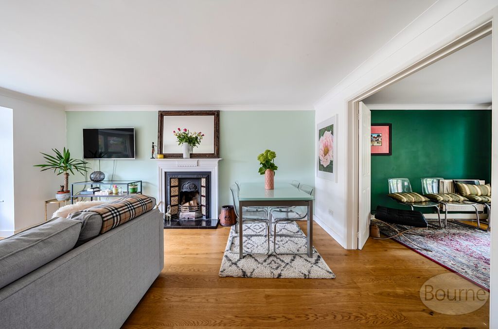 Property photo 3 of 28 F154c349-Bca5-40A...