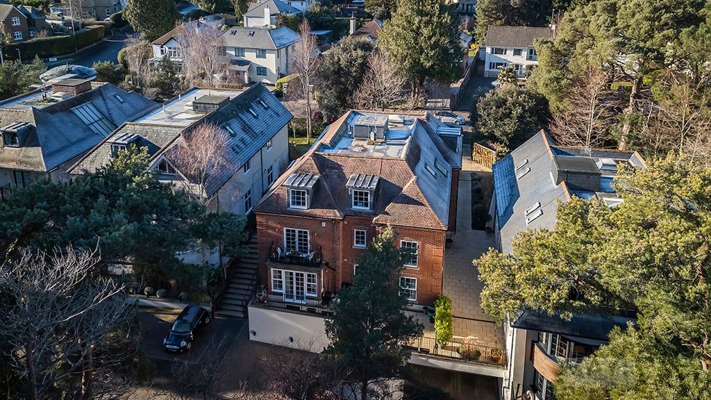 Property photo 3 of 33