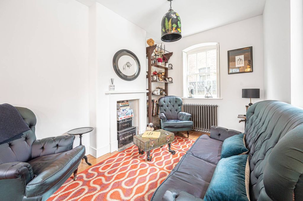 Property photo 2 of 17