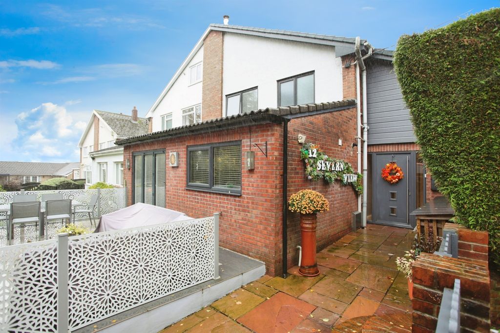 Property photo 1 of 33