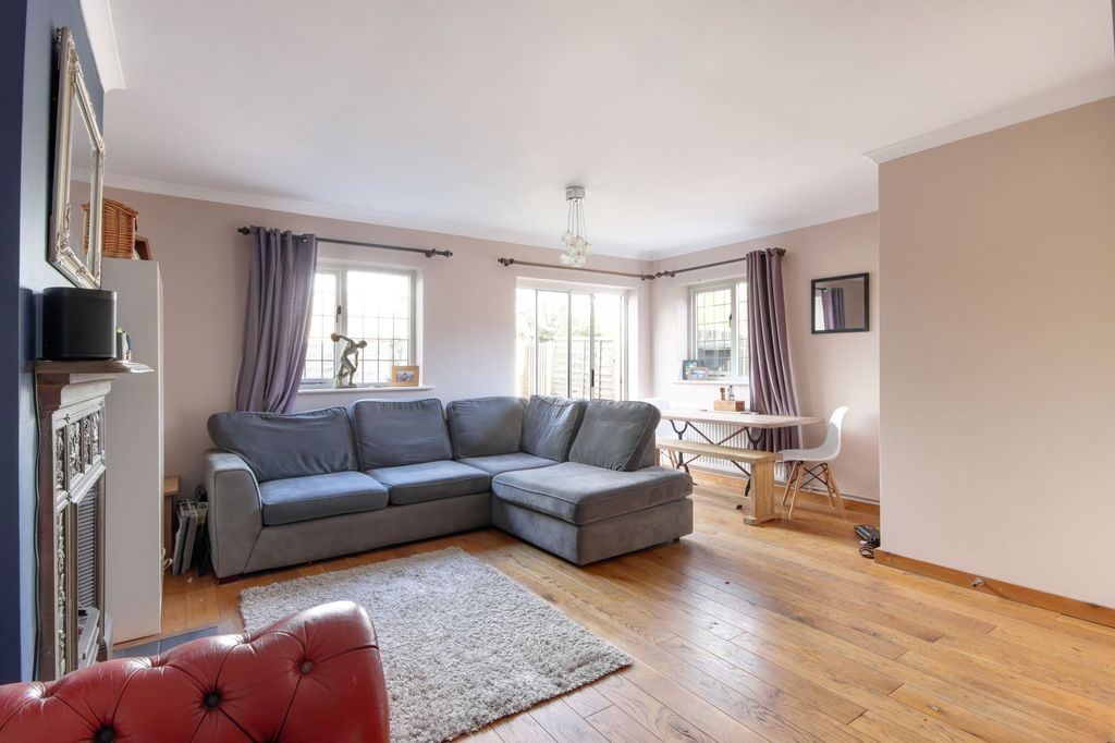 Property photo 3 of 19