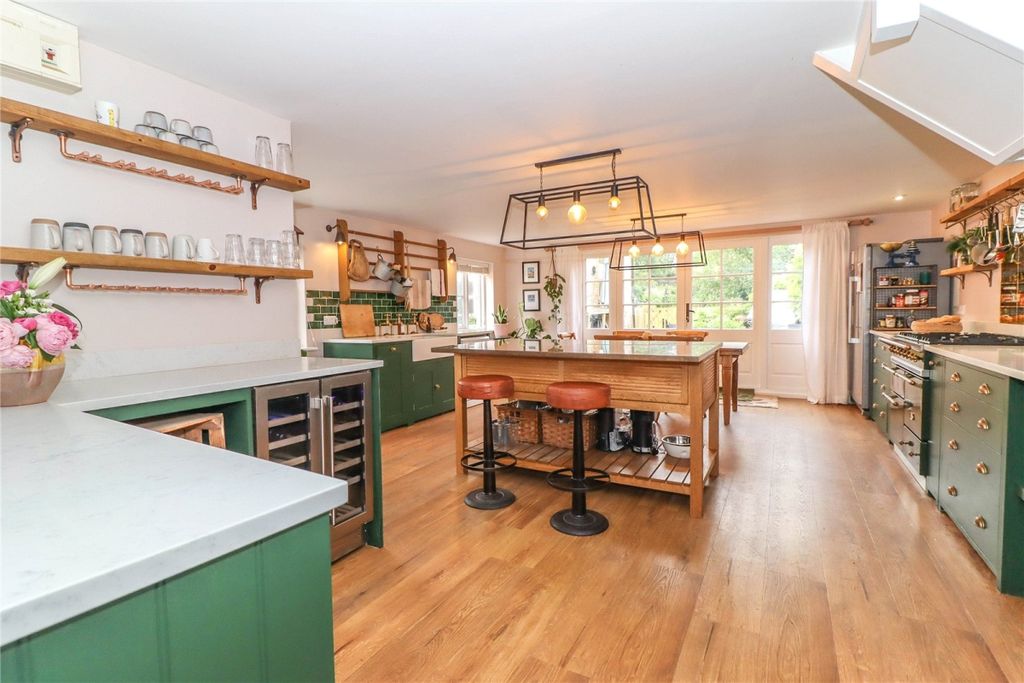 Property photo 2 of 14 Kitchen