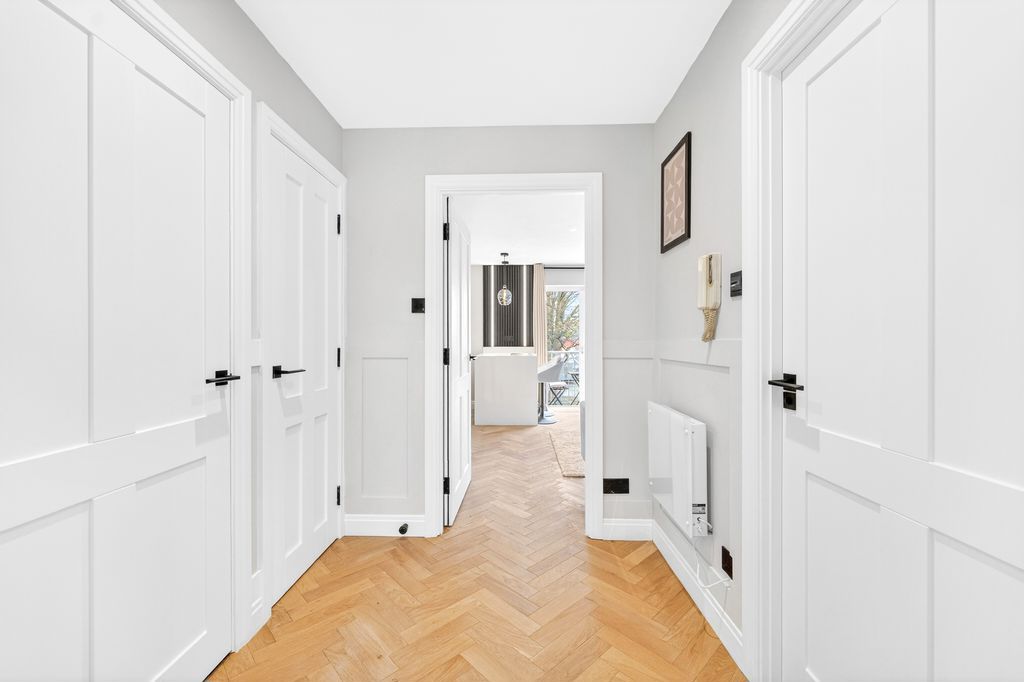 Property photo 2 of 18 Photo 9