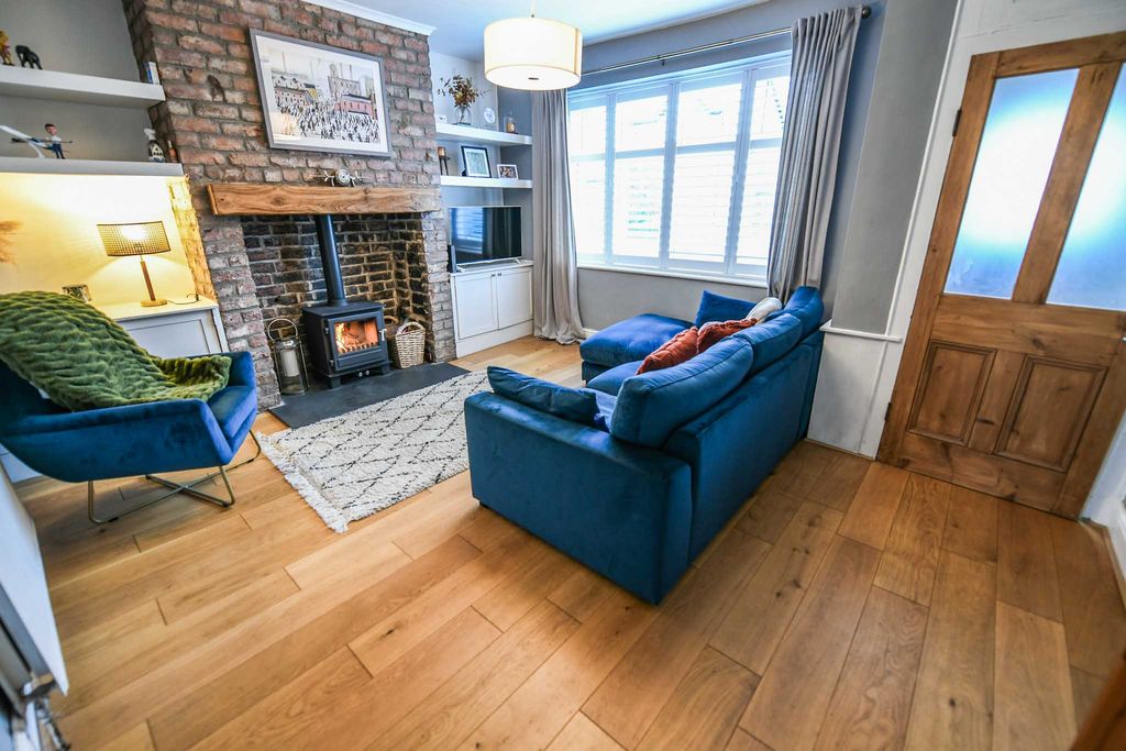 Property photo 2 of 15 Lounge