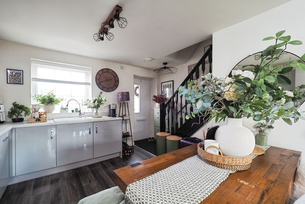Property photo 3 of 14 Pbox-Img.Jpg