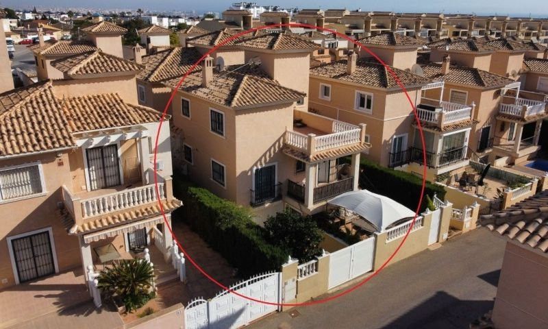 Property photo 1 of 40