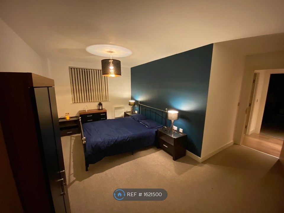 Property photo 2 of 8 Main Bedroom