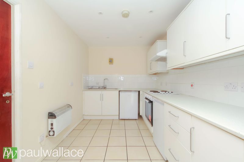 Property photo 3 of 11 Kitchen