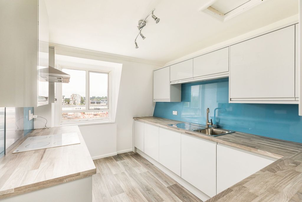 Property photo 2 of 6