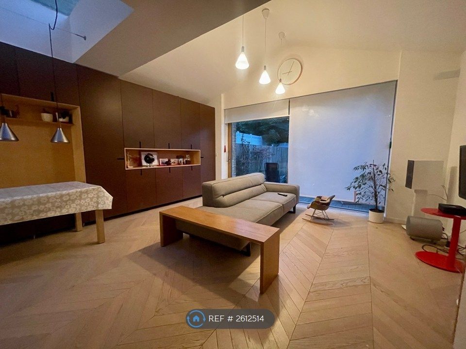 Property photo 2 of 8 Living Room