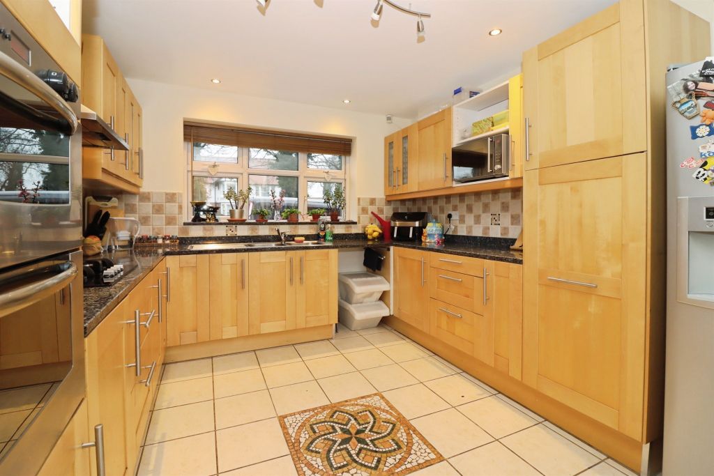 Property photo 3 of 19
