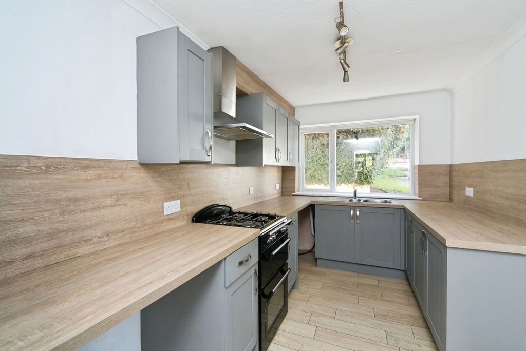 Property photo 3 of 17 Photo