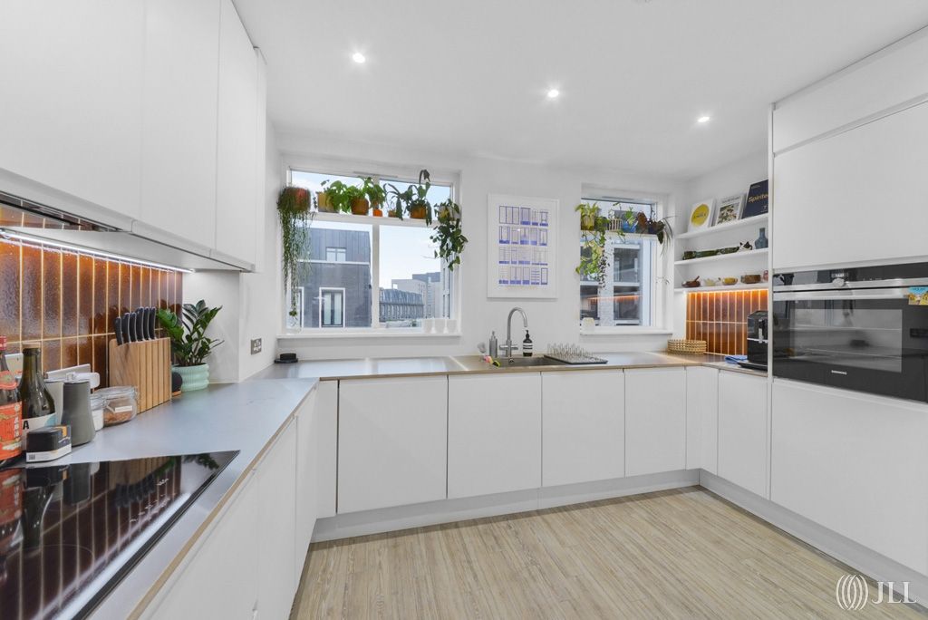 Property photo 3 of 40