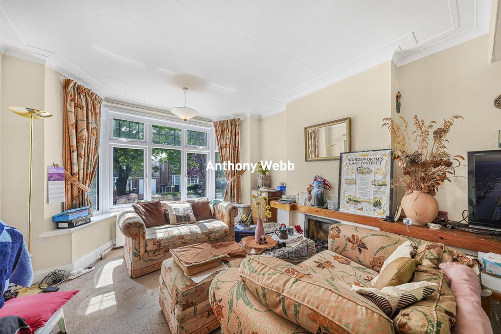 Property photo 2 of 18 Reception