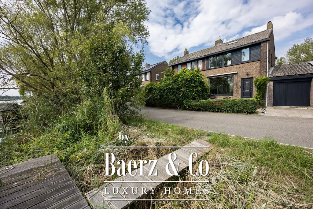Property photo 1 of 1