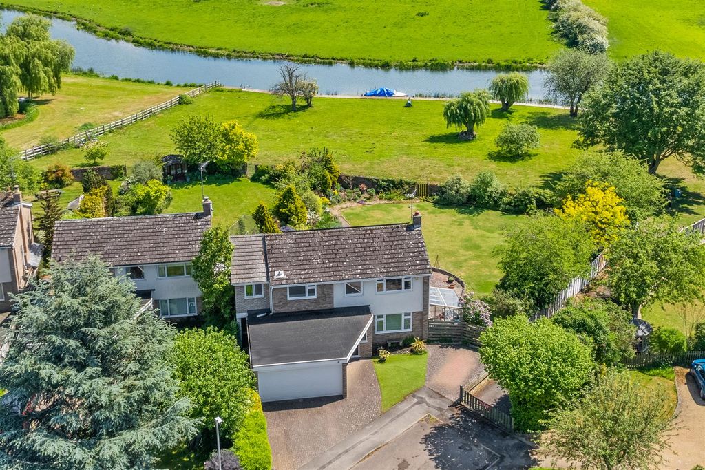 Property photo 1 of 42 6Themooringsweb05.Jpg