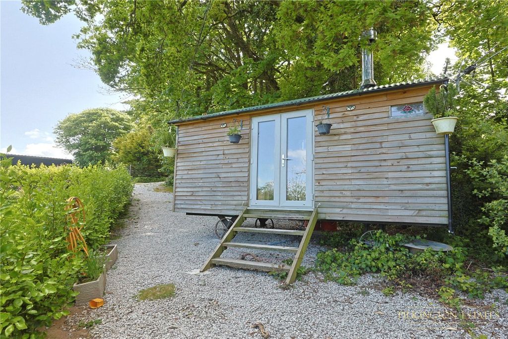 Property photo 1 of 8 4272570