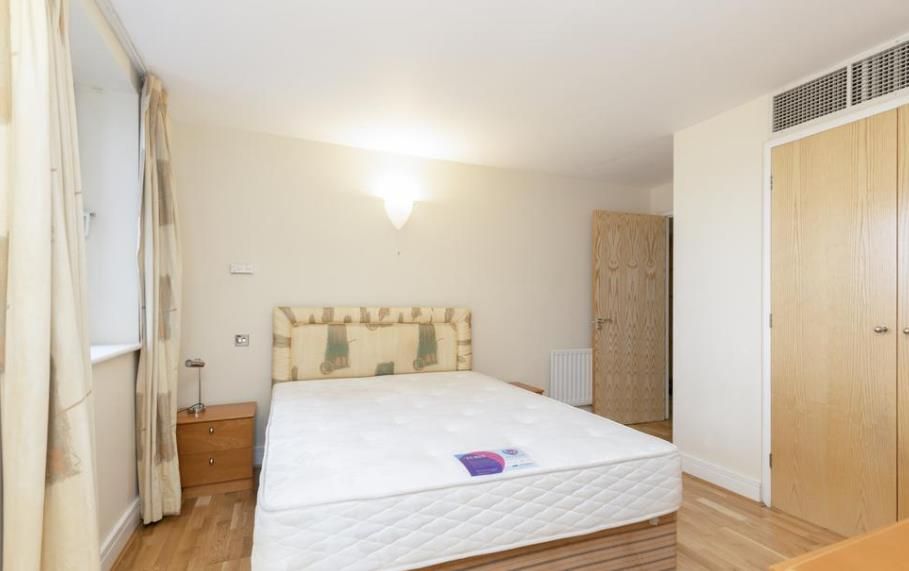 Property photo 3 of 4 1B, 241-243 Baker Street 3 29.01 .Png