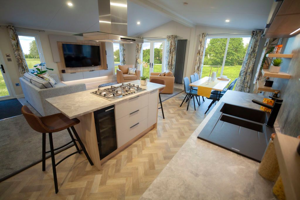 Property photo 3 of 14 Photo 6