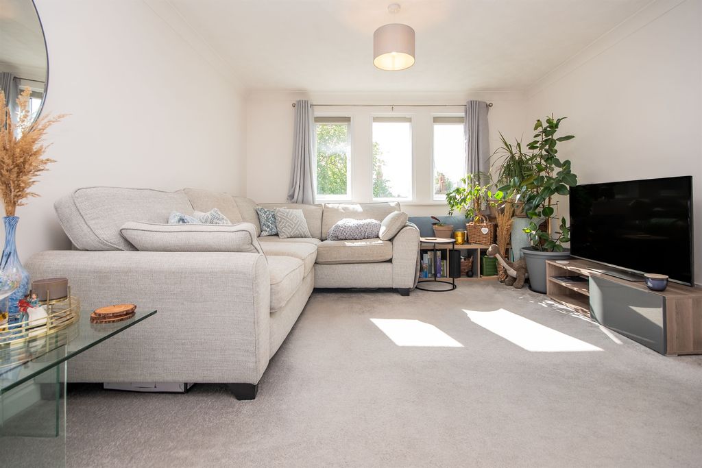 Property photo 2 of 11