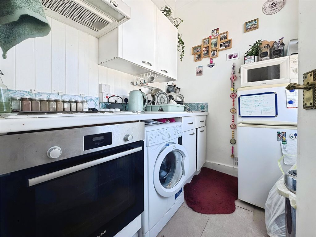 Property photo 3 of 5 Kitchen