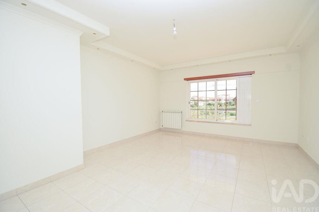 Property photo 2 of 32