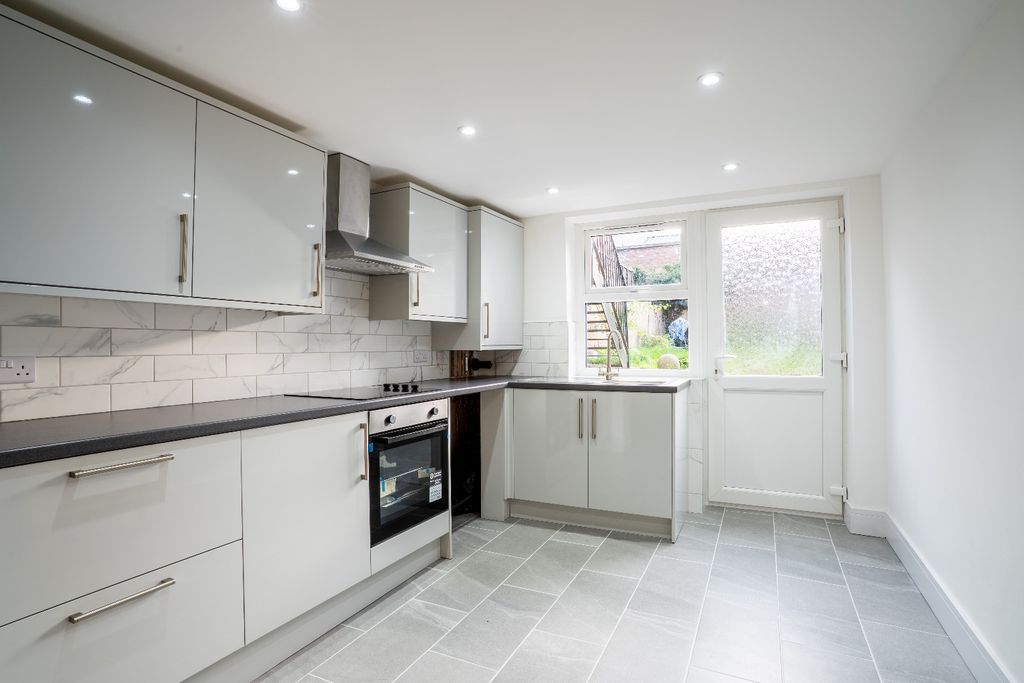 Property photo 3 of 10 4613815