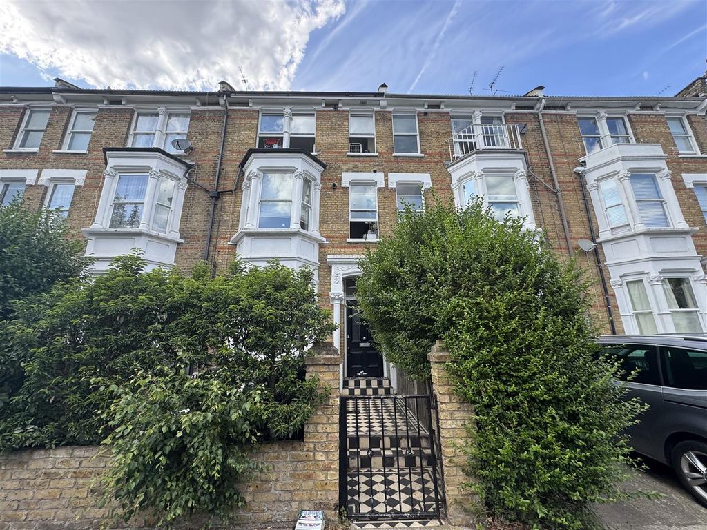 Property photo 1 of 12 Fairmead Road N19